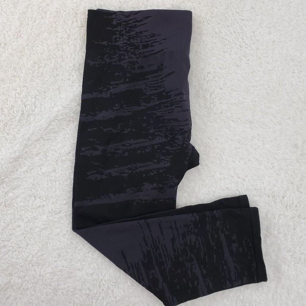 Fabletics Black and Grey Cropped Leggings